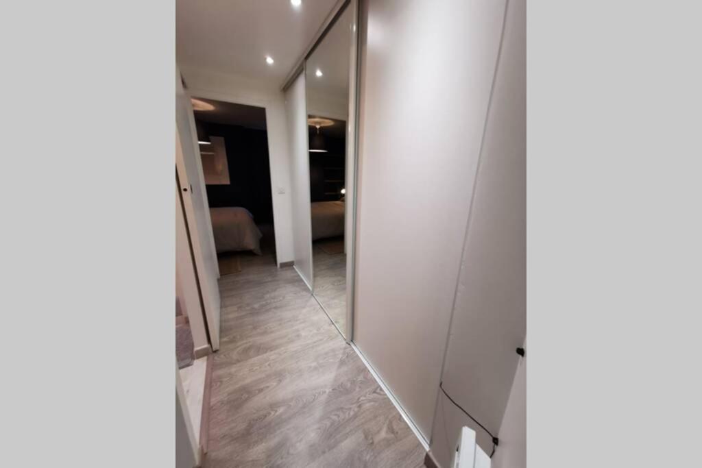 Appartement F2 Cosy Proche De L'Hyper Centre Caen Eksteriør billede